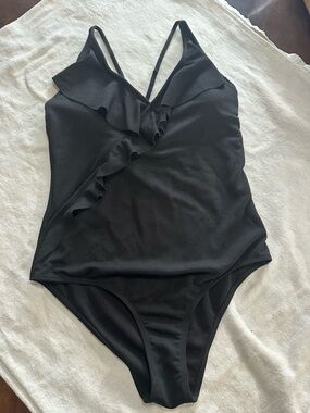 Cupshe Black Ruffle V-Neck One-Piece Swimsuit